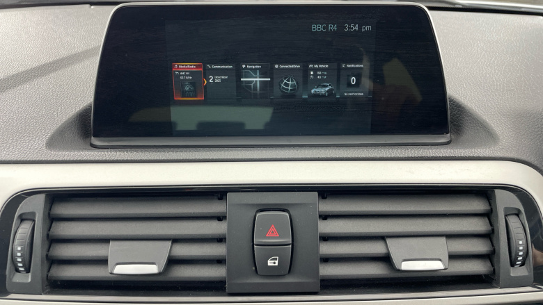 BMW 1 Series 118i [1.5] SE 5dr [Nav] Petrol Hatchback